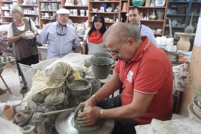 Ceramic artist in Castelli South Italy